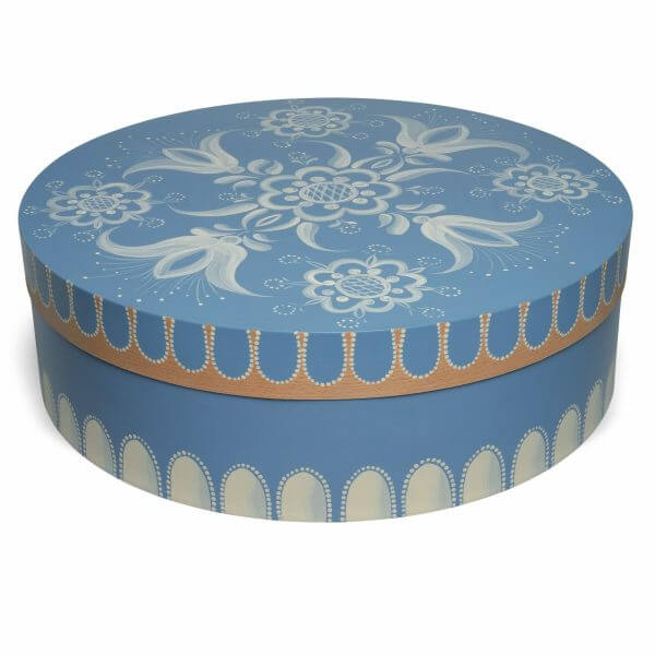 Closed Large Round Blue Splinter Box with Floral Patterns by Wendt & Kühn Closed Large Round Blue Splinter Box with Floral Patterns by Wendt & Kühn Image
